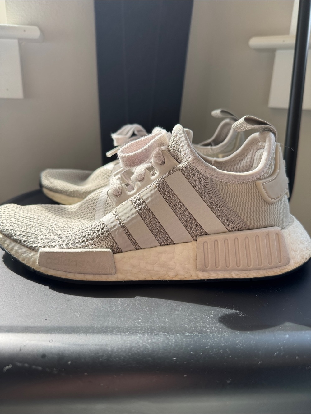 adidas NMD R1 men’s sz5 women’s sz 7 Sneakers in Light Gray and White